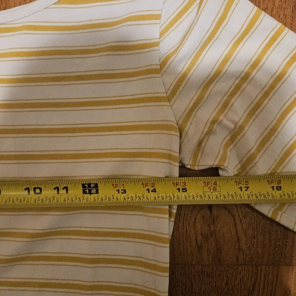 Not For Sale Cabi triped Yellow and White Women's Top - Picture 4 of 4